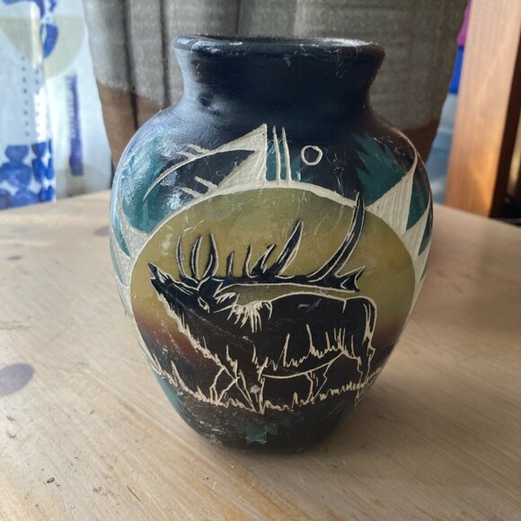 NAVAJO Carved Elk Vase Southwestern Signed Decoupage Hand Painted Pottery - Picture 1 of 16